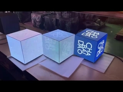 Kubusvertoning 5sides die de LEIDENE Raad van Advertsing tonen